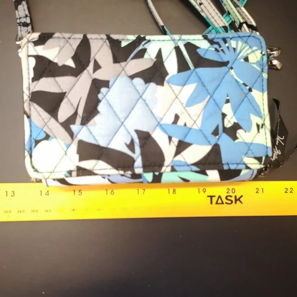 Vera Bradley Double Zip Retired Camofloral Pattern Wristlet Crossbody or Wallet - Picture 7 of 11